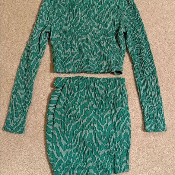 NWOT ZARA Jacquard Ruched Green Zebra Cropped Turtleneck and Skirt Set - Picture 12 of 16